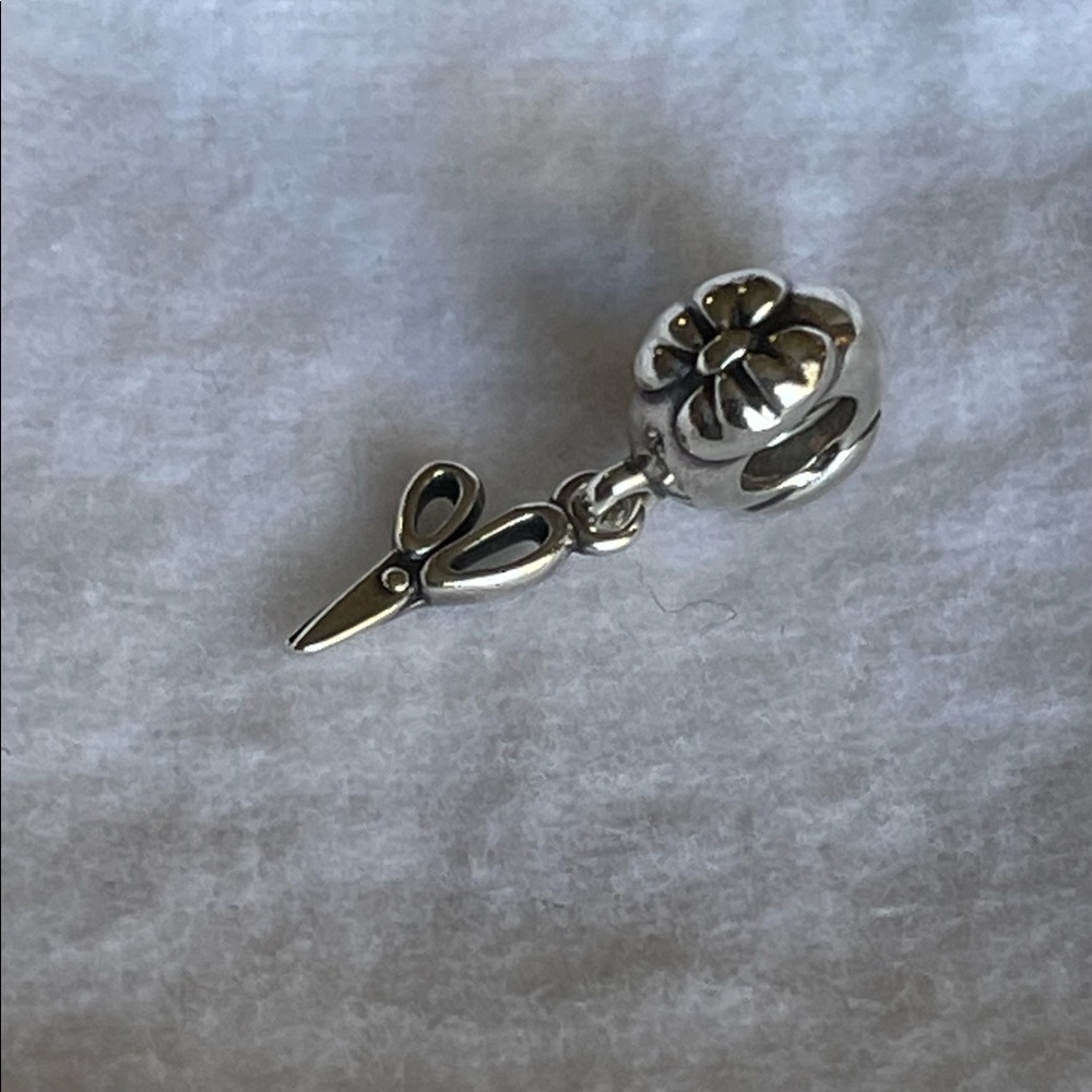 Pandora shears
